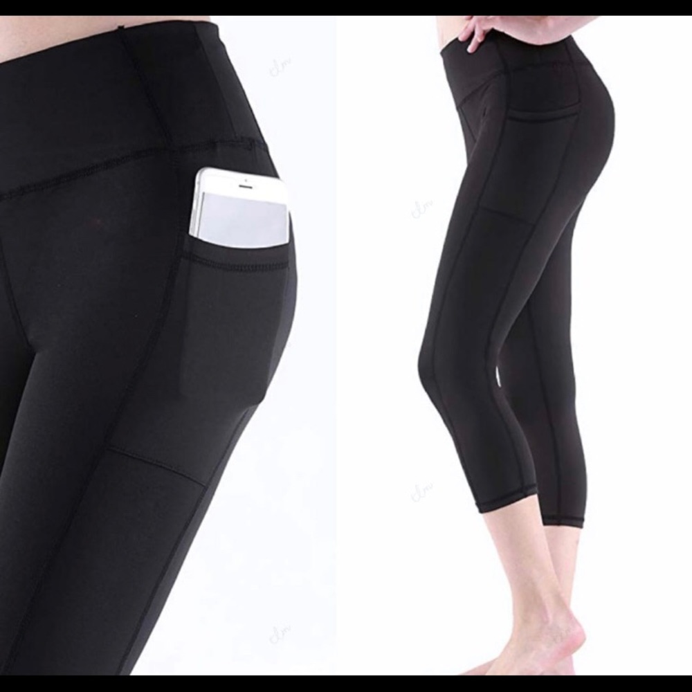 Work our pants with phone pocket